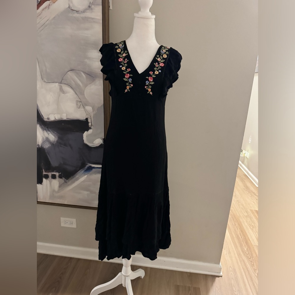 Black dress flutter sleeve embroidered dress